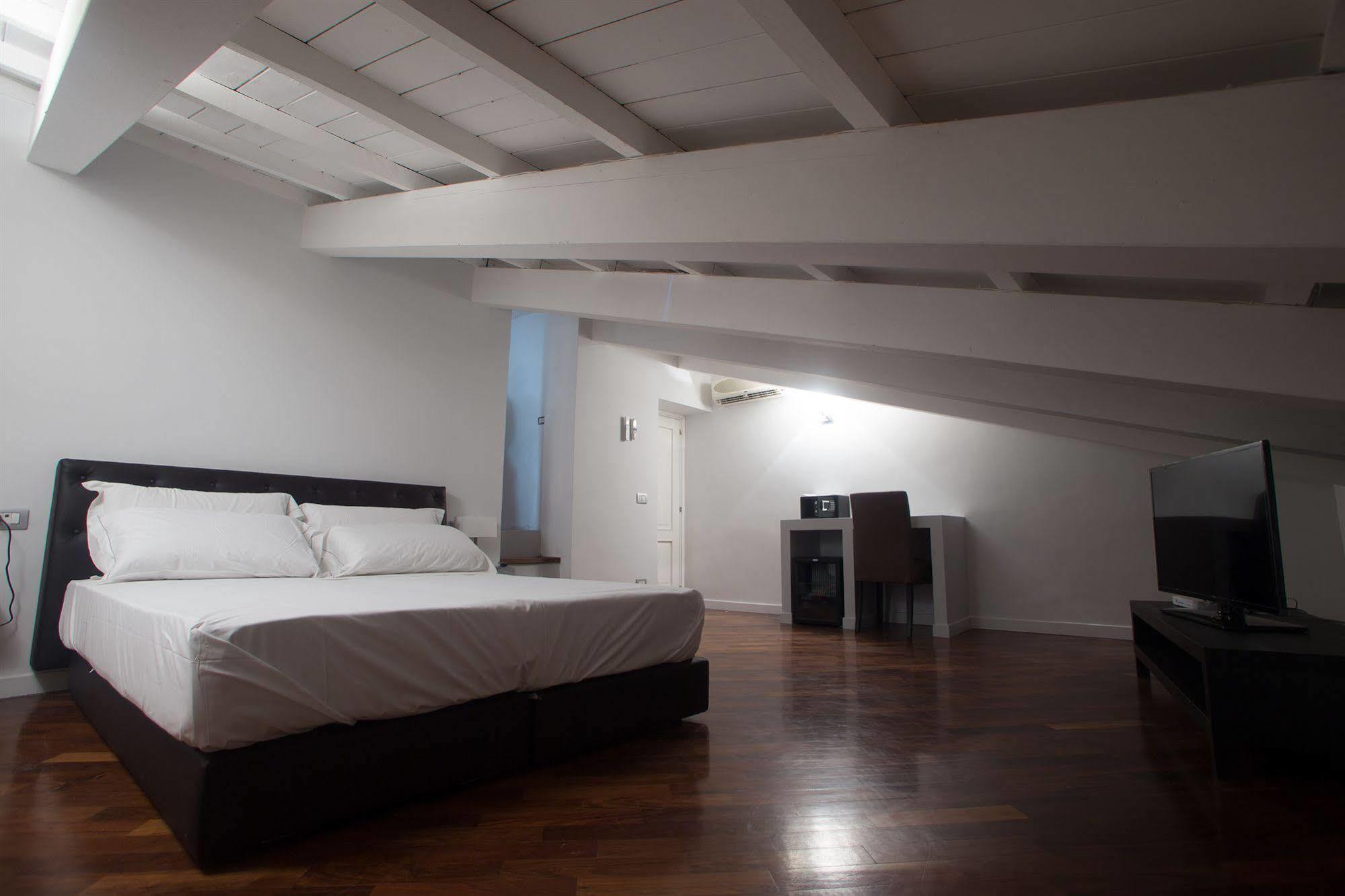 Affittacamere Relais Arco Della Pace 2*