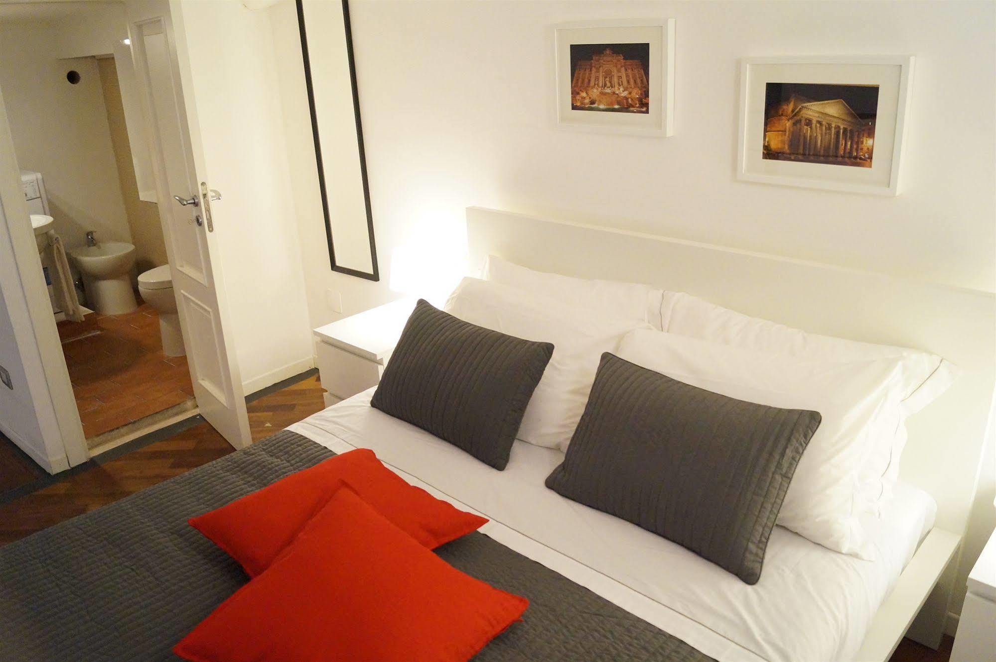 Relais Arco Della Pace Guest house